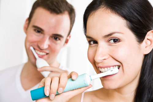 Vệ sinh răng miệng kém dẫn đên việc vi khuẩn tích tụ