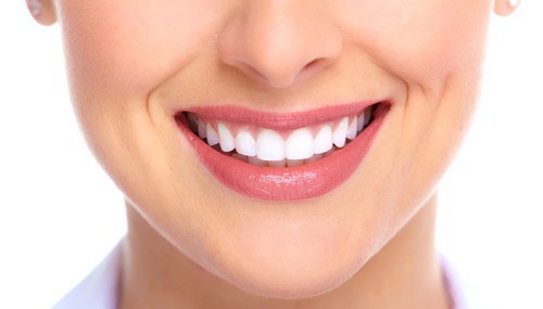 Tẩy trắng răng tự nhiên tại nhà an toàn hiệu quả