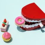 Làm răng sứ phải kiêng gì? Cách chăm sóc và thực đơn ăn uống